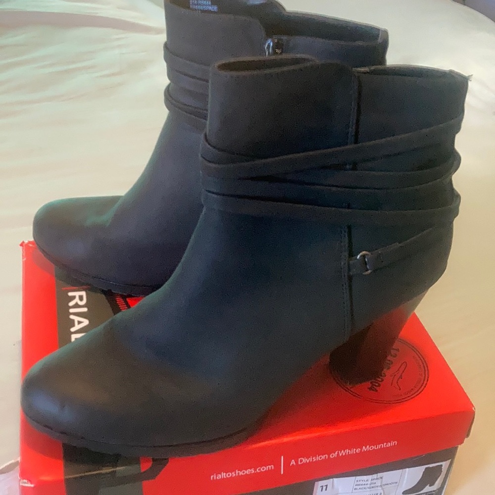 Rialto Black Booties Size 11